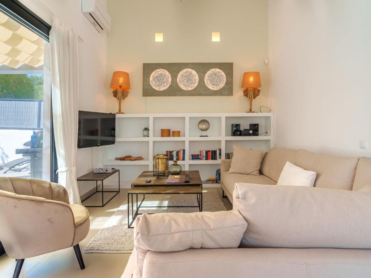 Aruna By Interhome Villa *