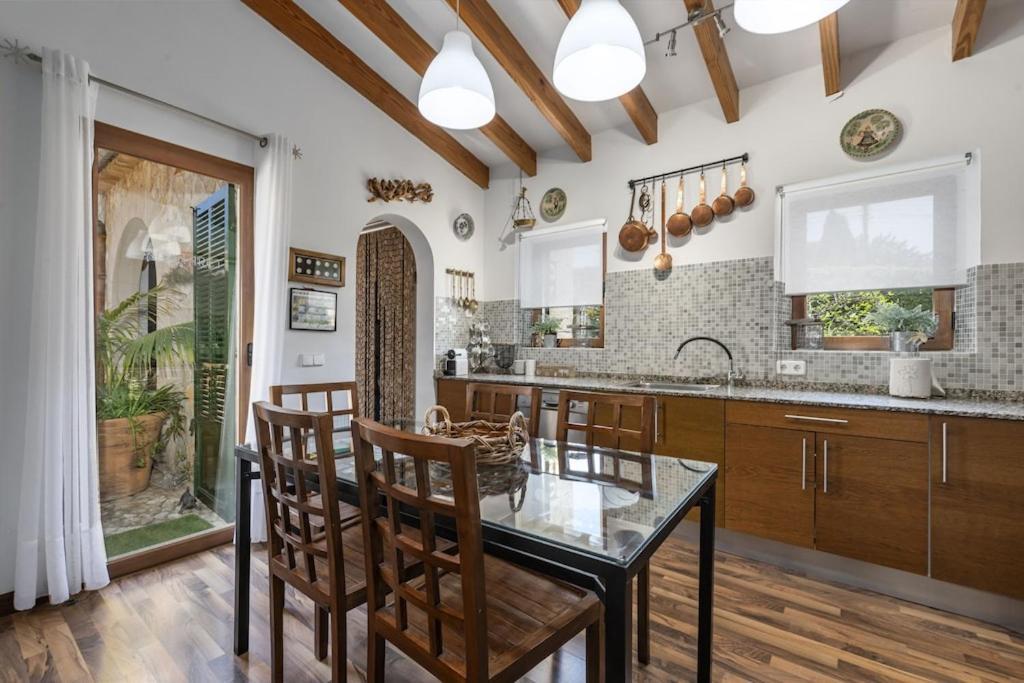 S'alzinaret, Lujosa Con Piscina Villa