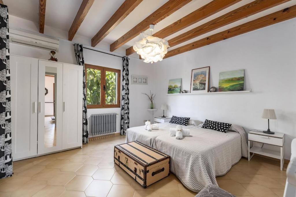 S'alzinaret, Lujosa Con Piscina Villa