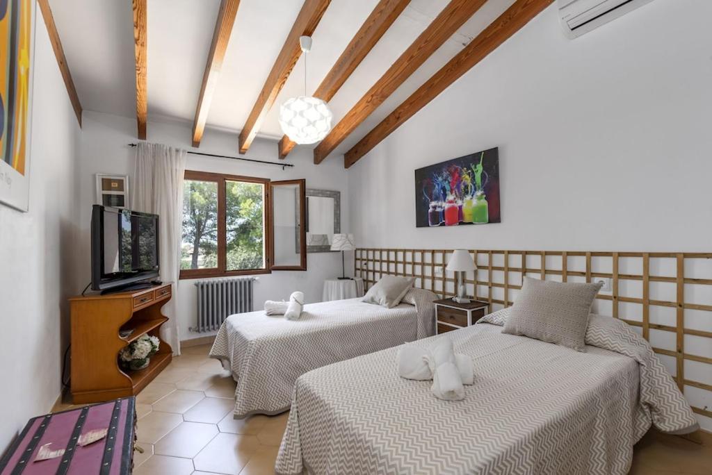 S'alzinaret, Lujosa Con Piscina Villa
