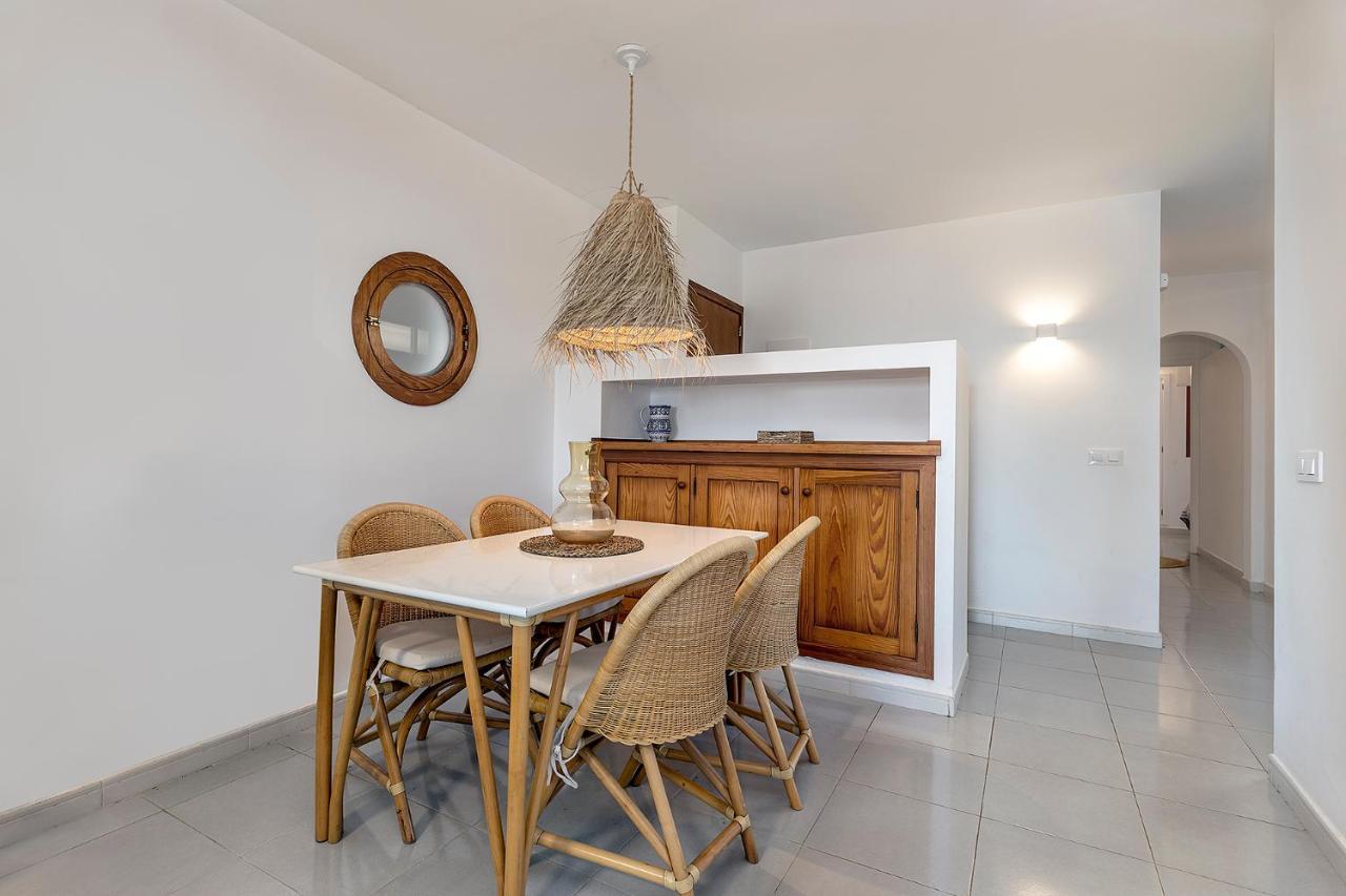 La Gola Apartment, First-line Beachfront, Newly Refurbished Apartment