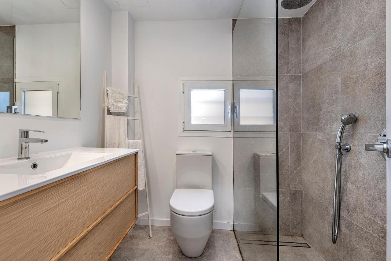 La Gola Apartment, First-line Beachfront, Newly Refurbished Port de Pollenca