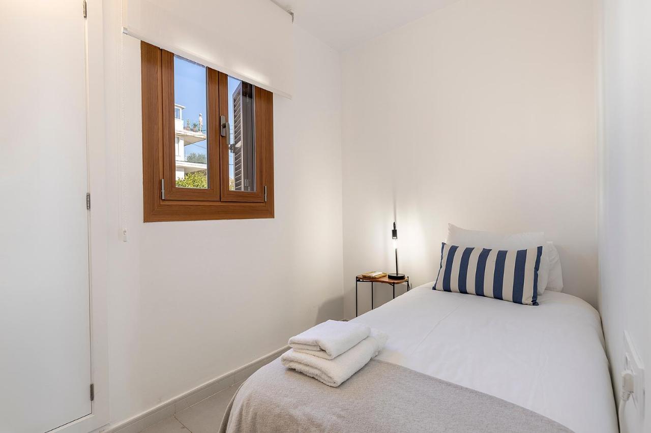 Apartment La Gola Apartment, First-line Beachfront, Newly Refurbished *