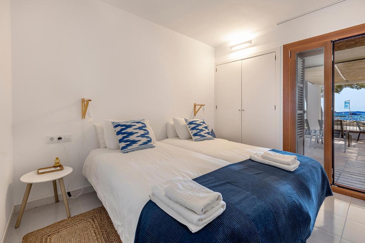 La Gola Apartment, First-line Beachfront, Newly Refurbished