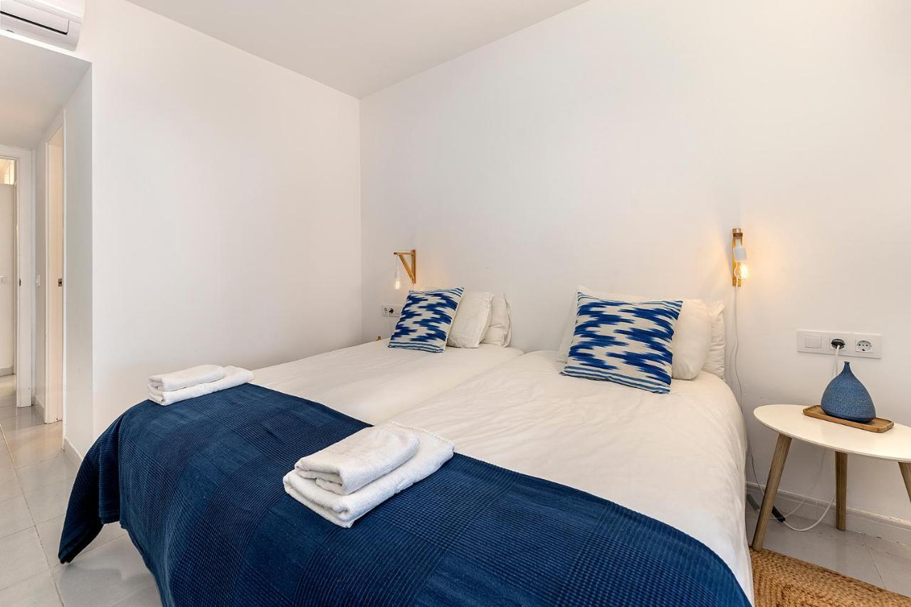 Apartment La Gola Apartment, First-line Beachfront, Newly Refurbished