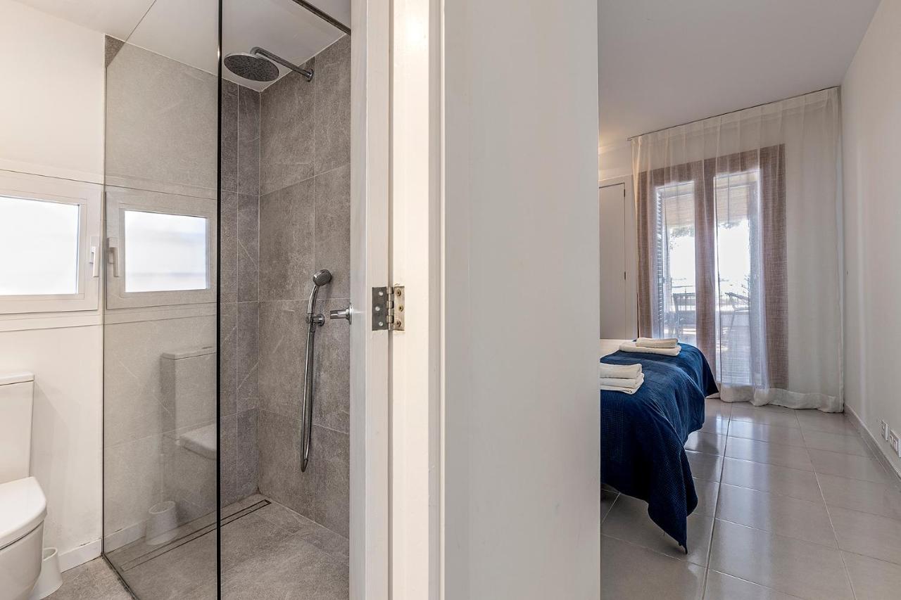 La Gola Apartment, First-line Beachfront, Newly Refurbished Apartment Port de Pollenca