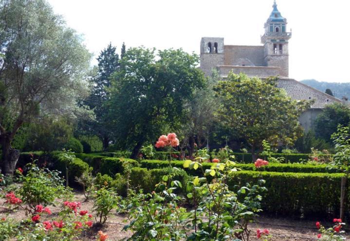 Valldemosa Sleep & Hike Homestay