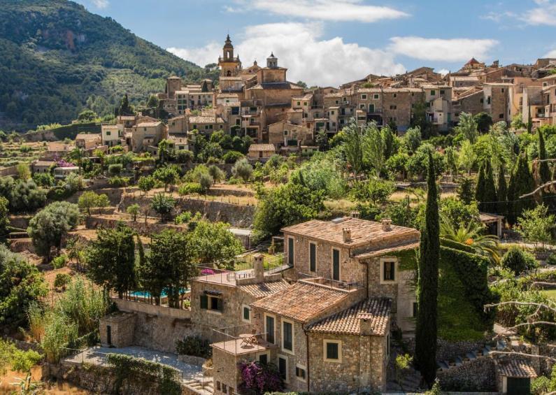 Homestay Valldemosa Sleep & Hike