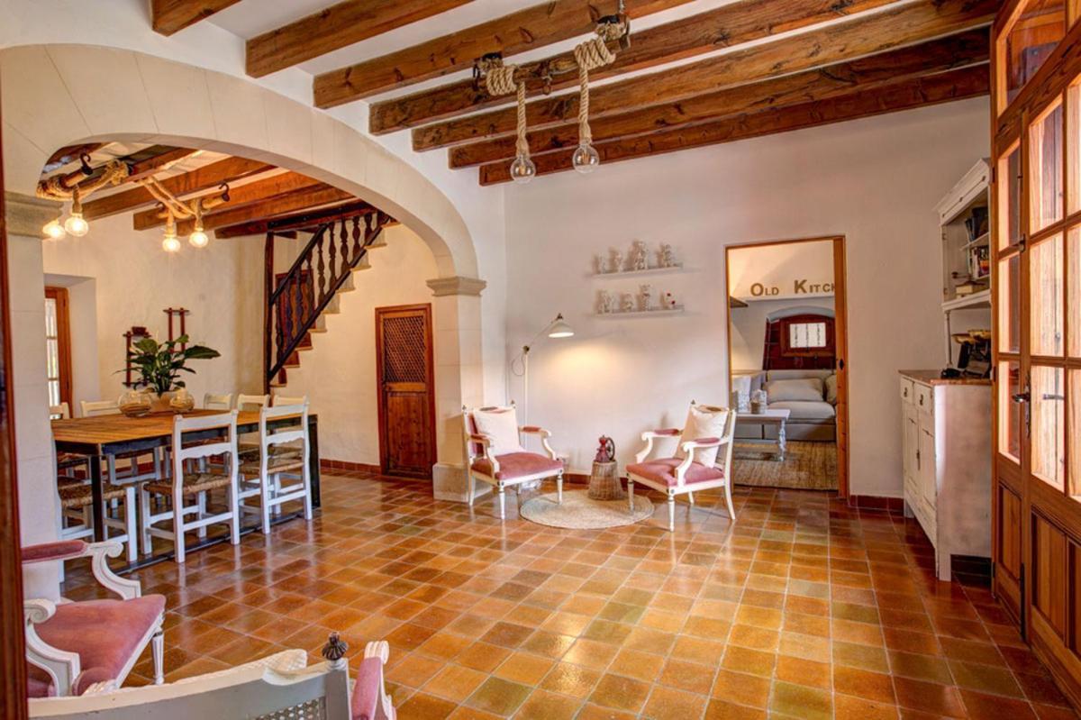 Camp D'avall By Vintage Travel Villa