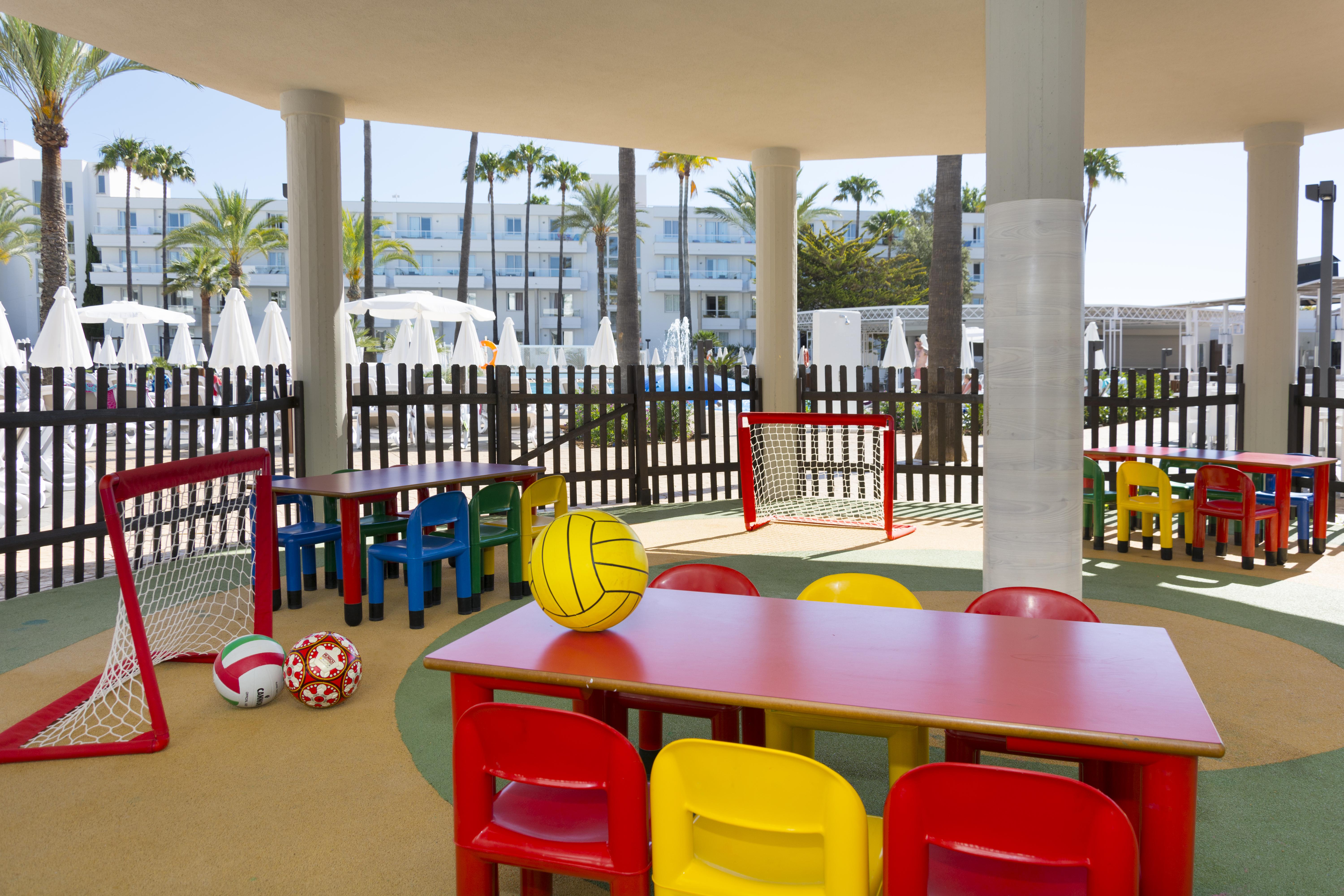 Hotel Protur Vista Badia 4*