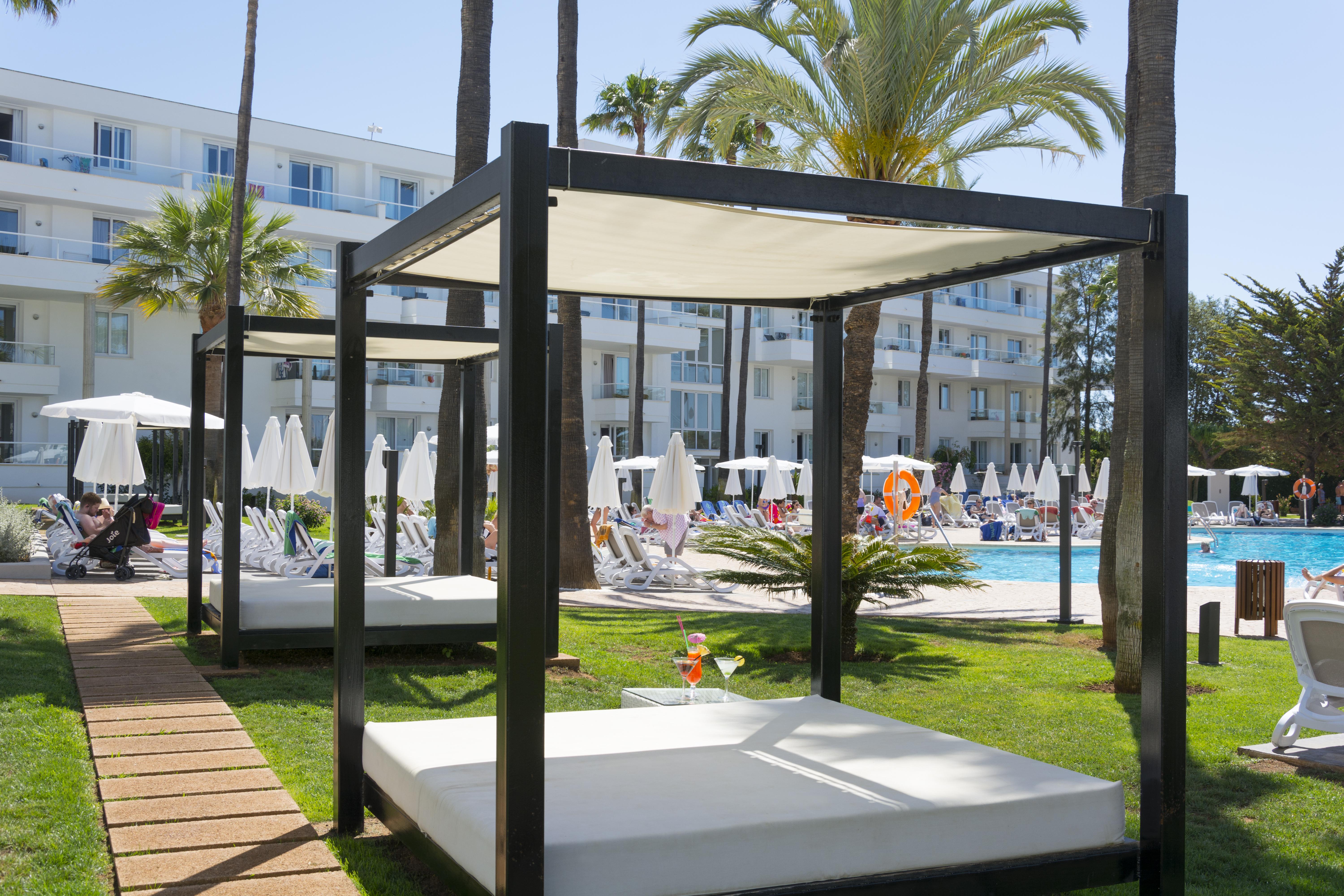 Hotel Protur Vista Badia 4*