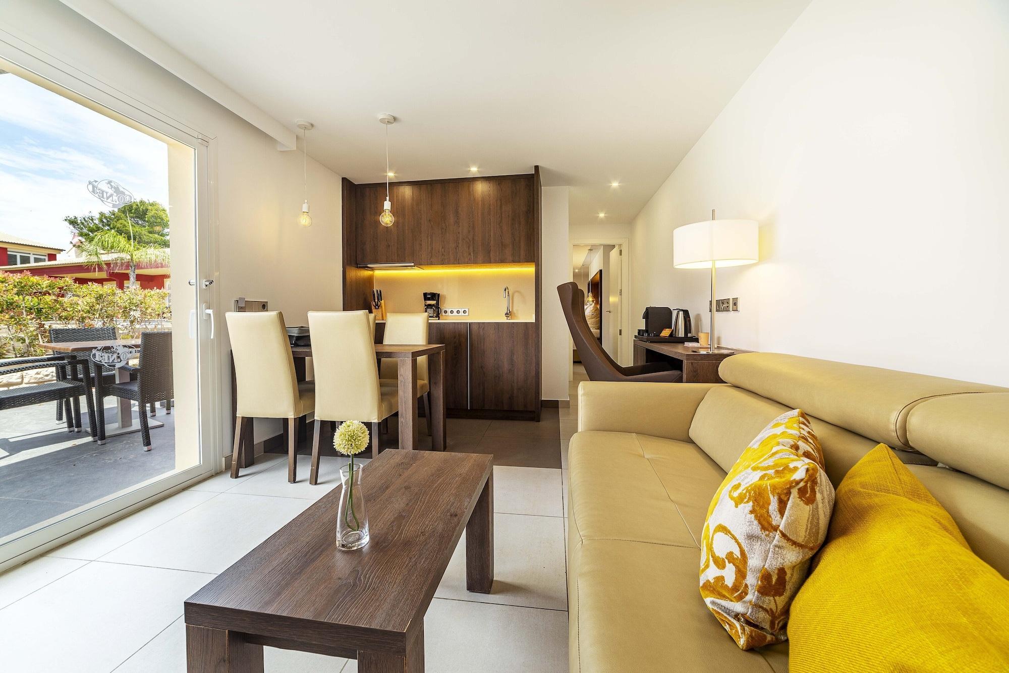 Paradise Residencial 4*