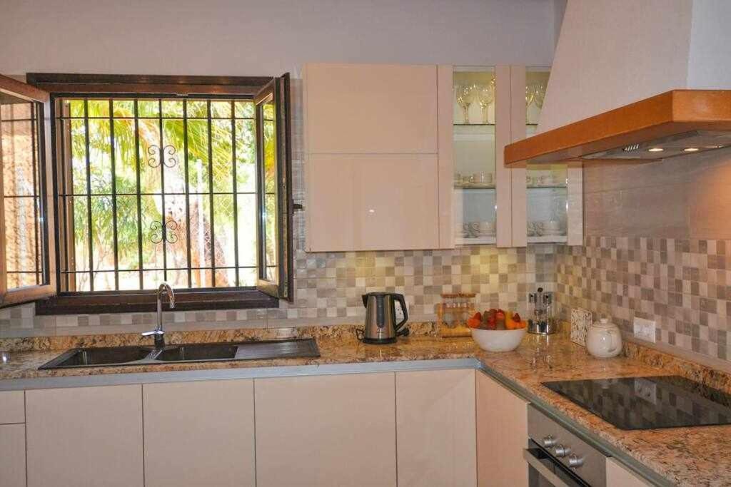 Chalet Con Piscina Bbq Terraza Y Wifi *