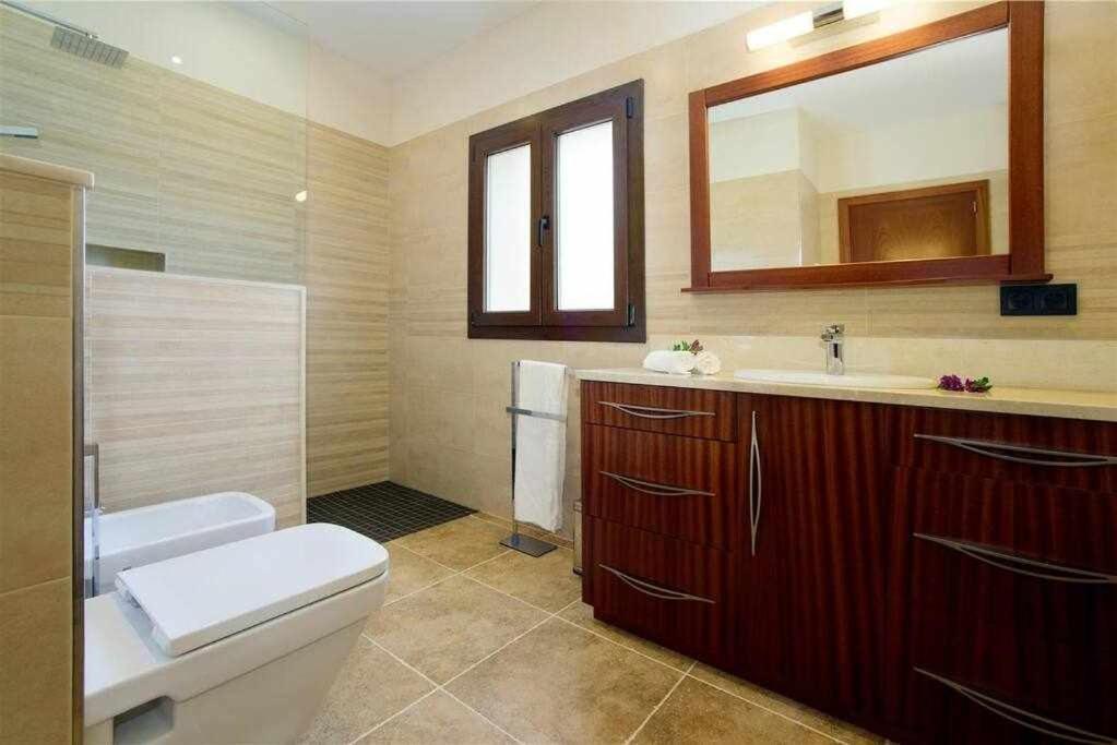 Sa Pletassa 8 Pax Wifi Piscina Jardin Bbq *