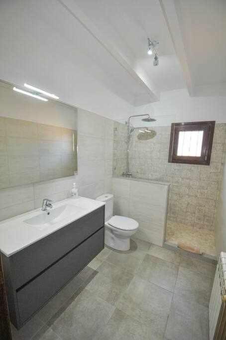 Chalet Con Piscina Bbq Terraza Y Wifi