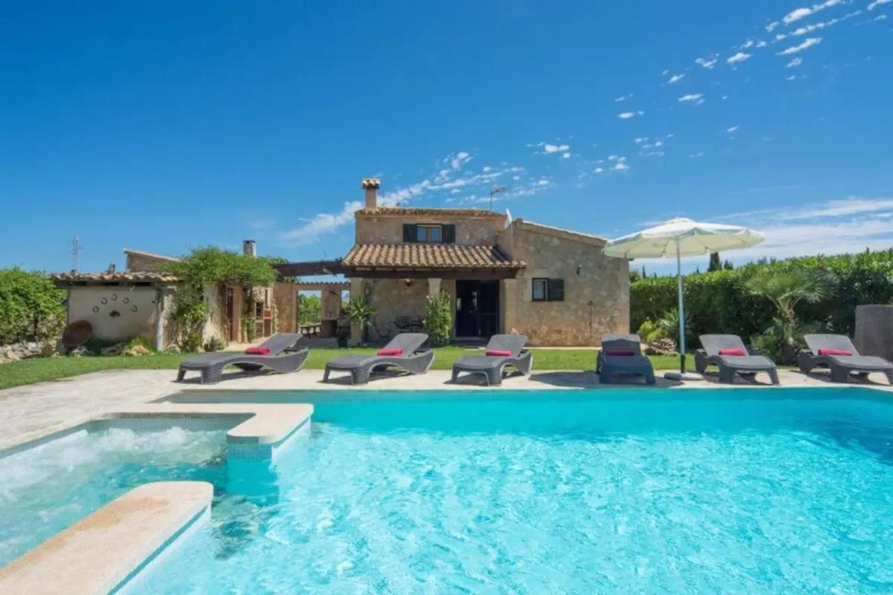Auba Villa *
