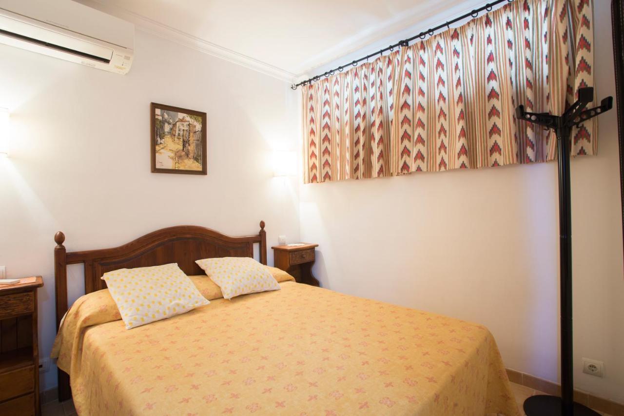 With Private Mountain Per Runners, Trailer, Near Puerto Pollensa,belong To The And Villa