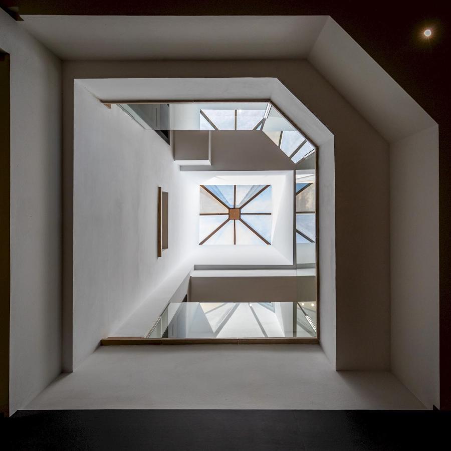 Diagonal Villa