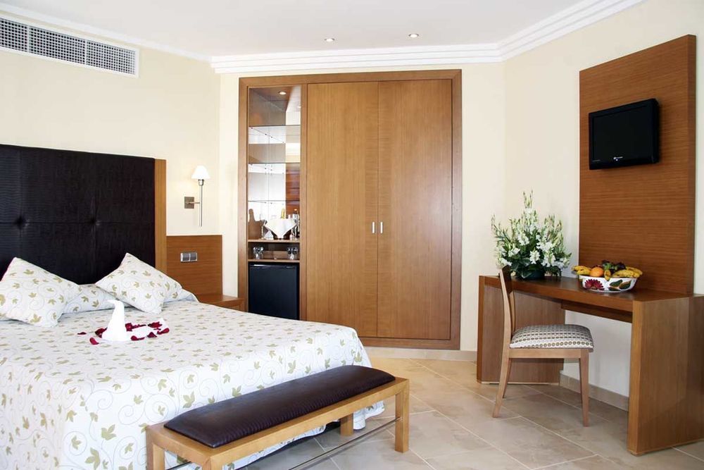 Hotel Marsenses Ferrera Blanca Family