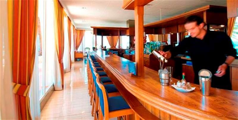 Arenas Hotel 4*