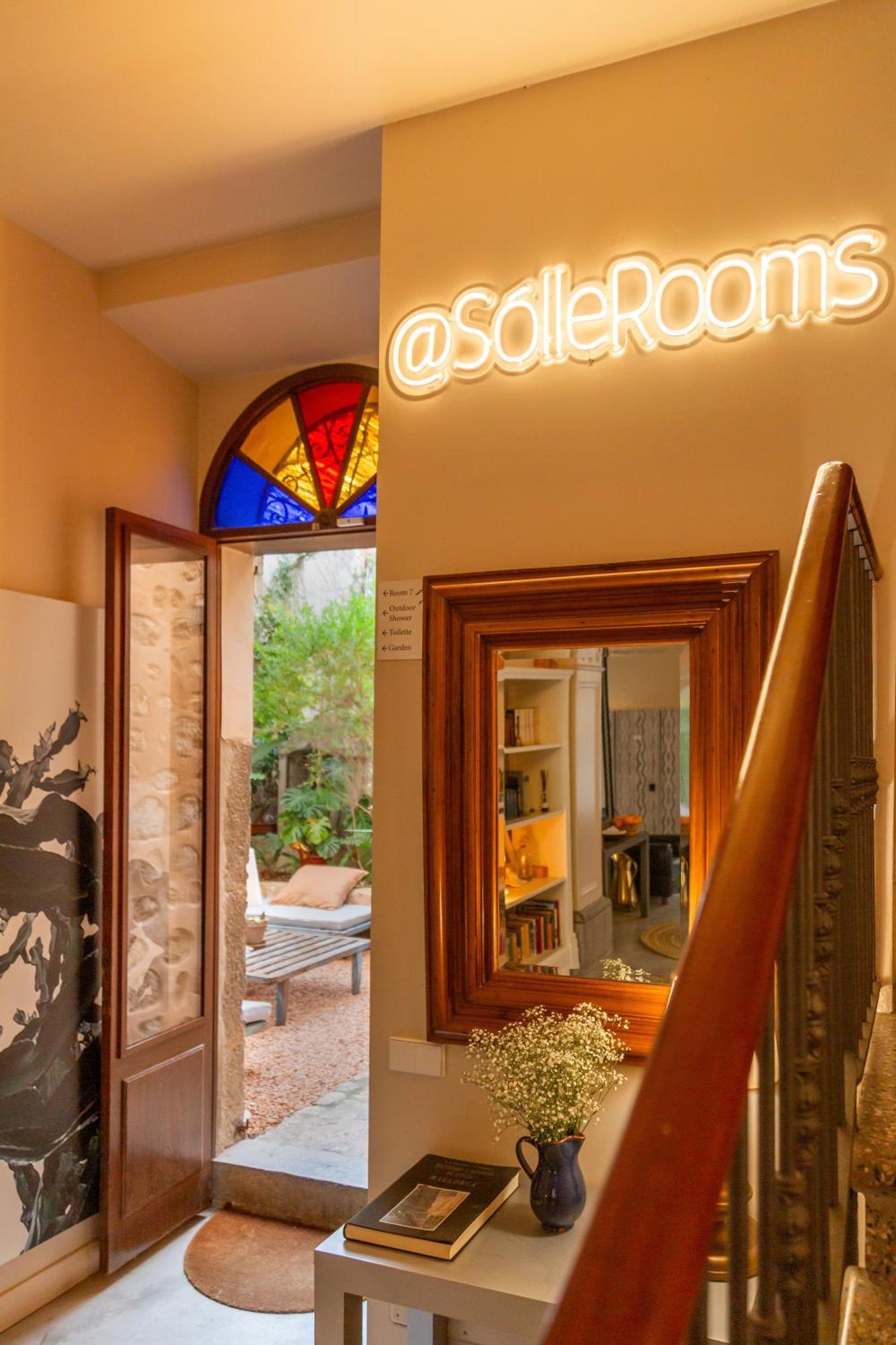 Pensión Sóllerooms 3*