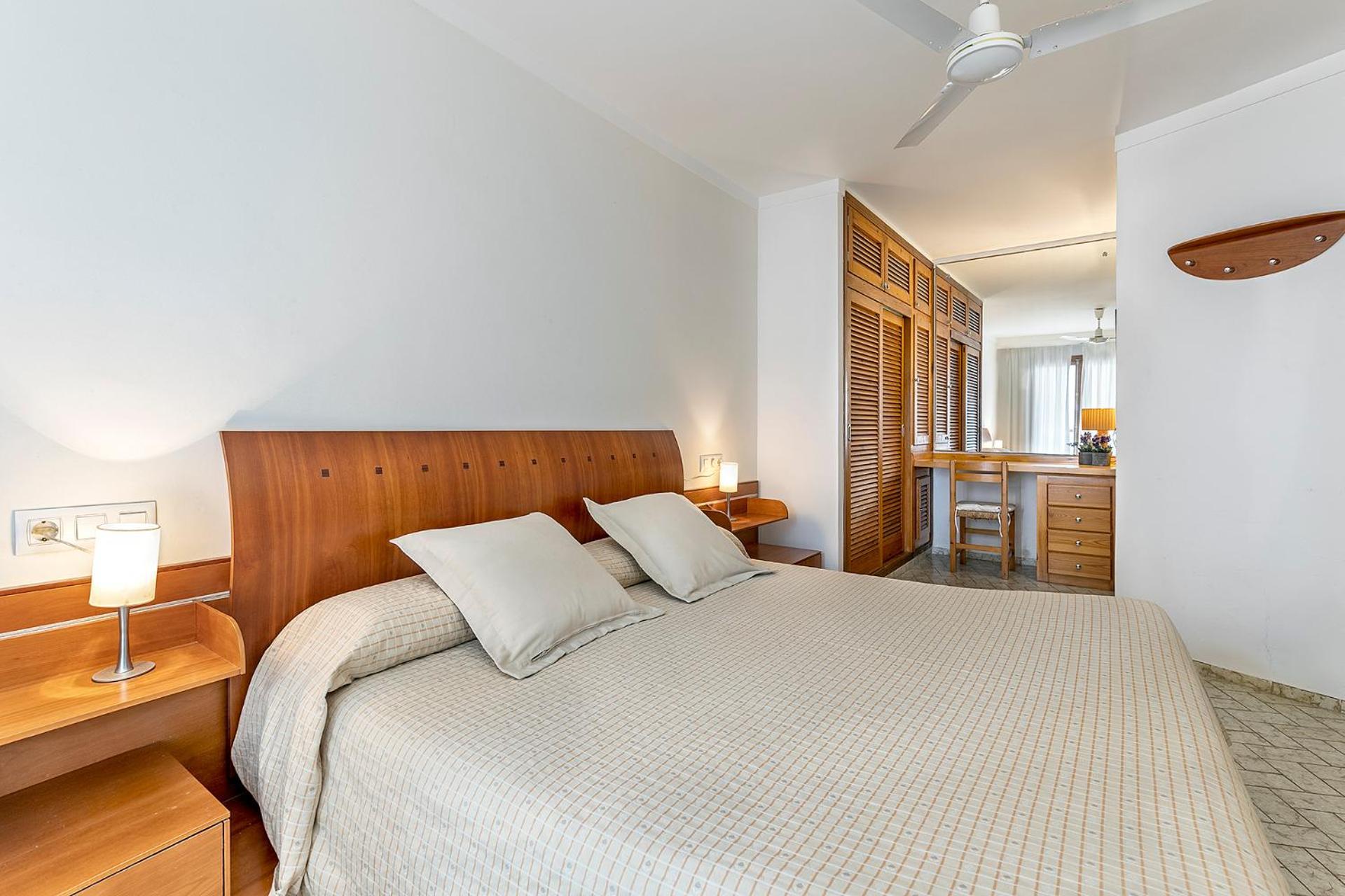 Apartamento Llenaire 1, Sea View, Pool, Wifi *