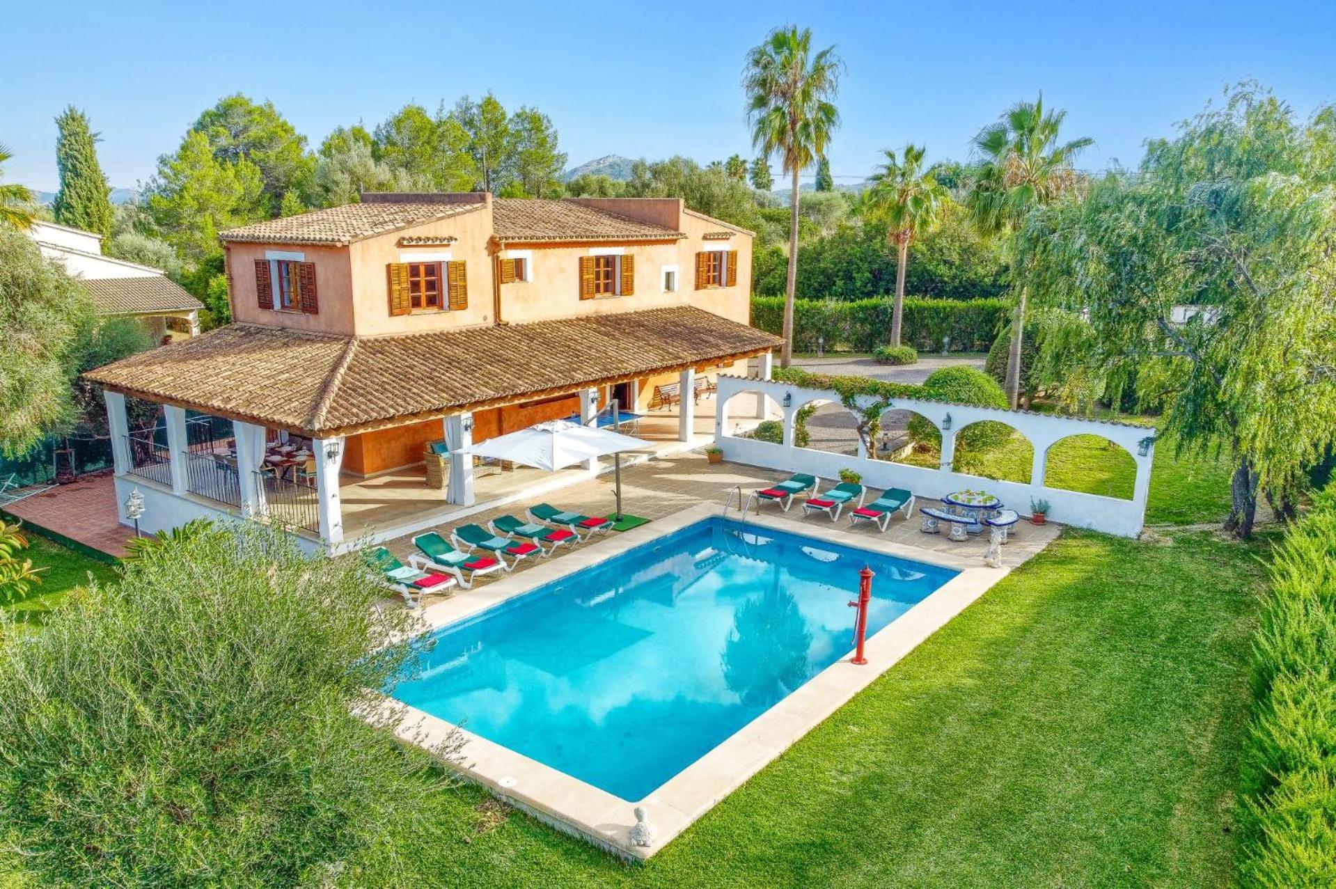 Villa Murtaretas By *