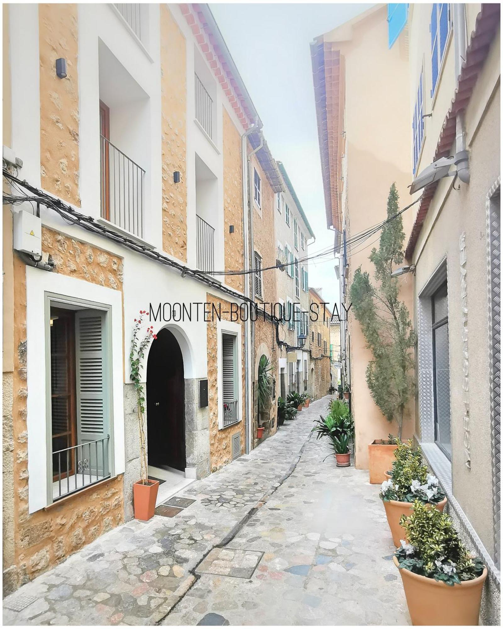 Moonten Boutique