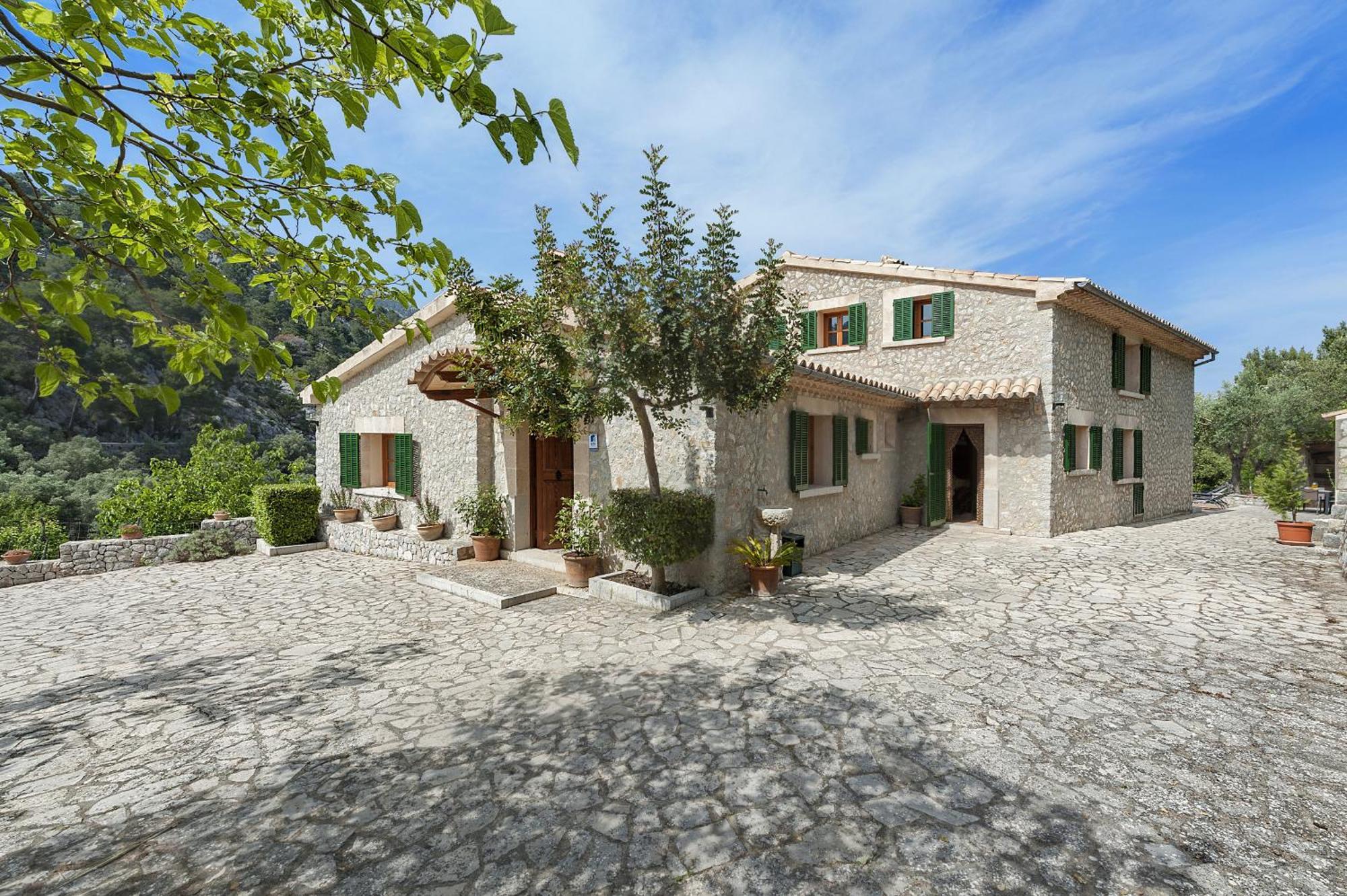 Es Barracar Villa