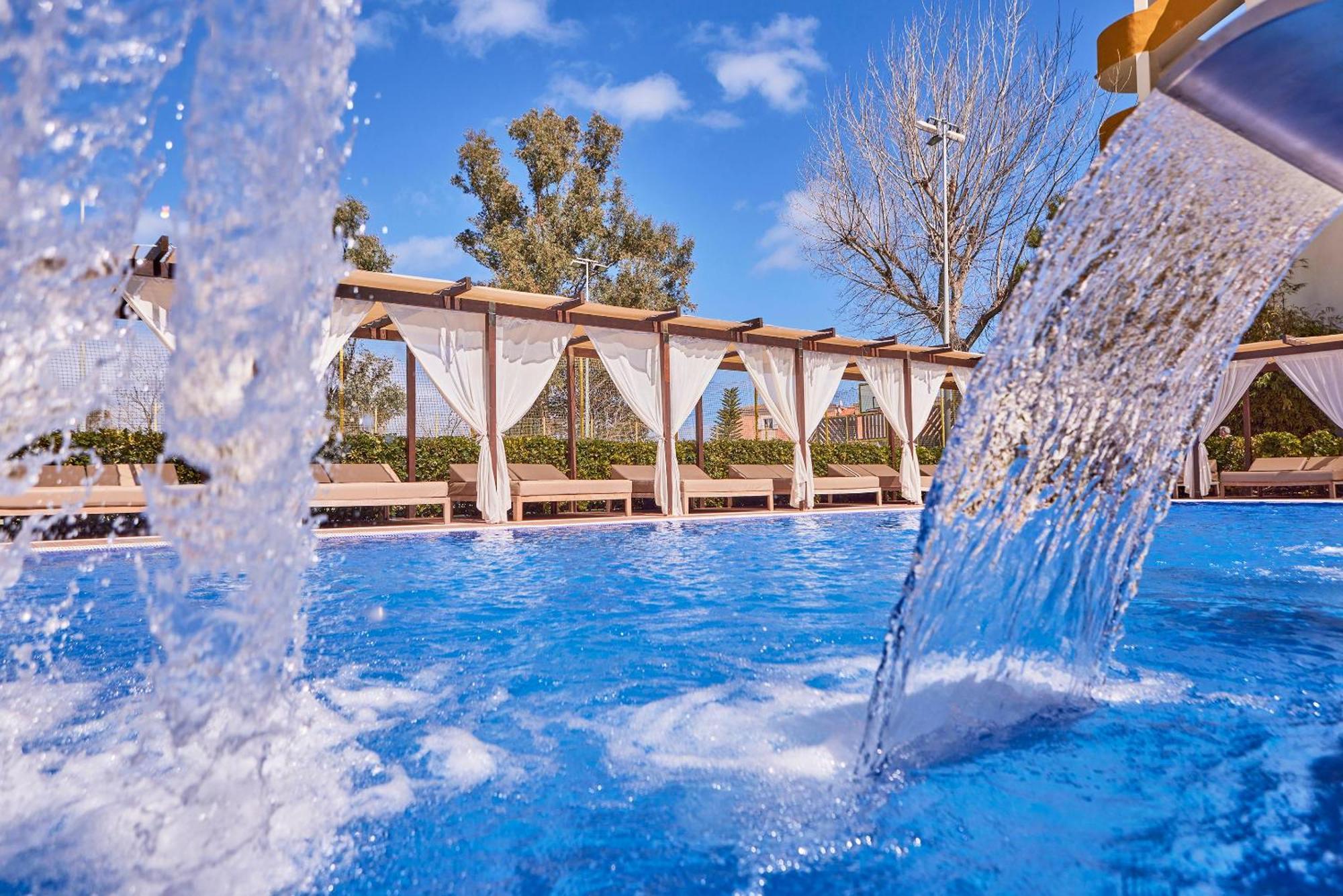 Zafiro Tropic Apartahotel