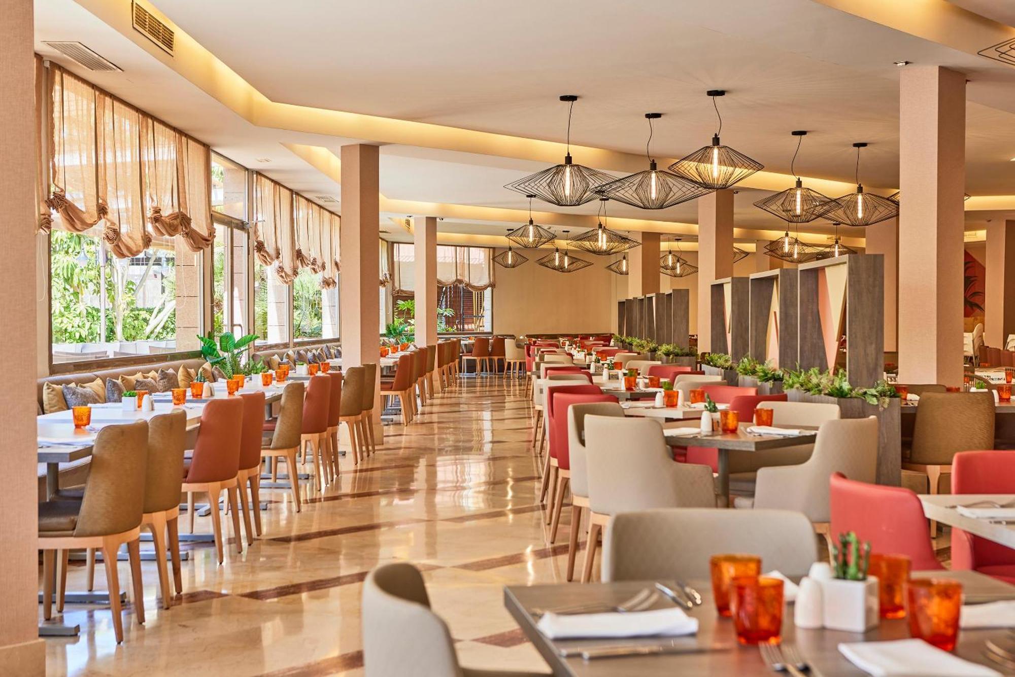 Zafiro Tropic Apartahotel Puerto de Alcúdia