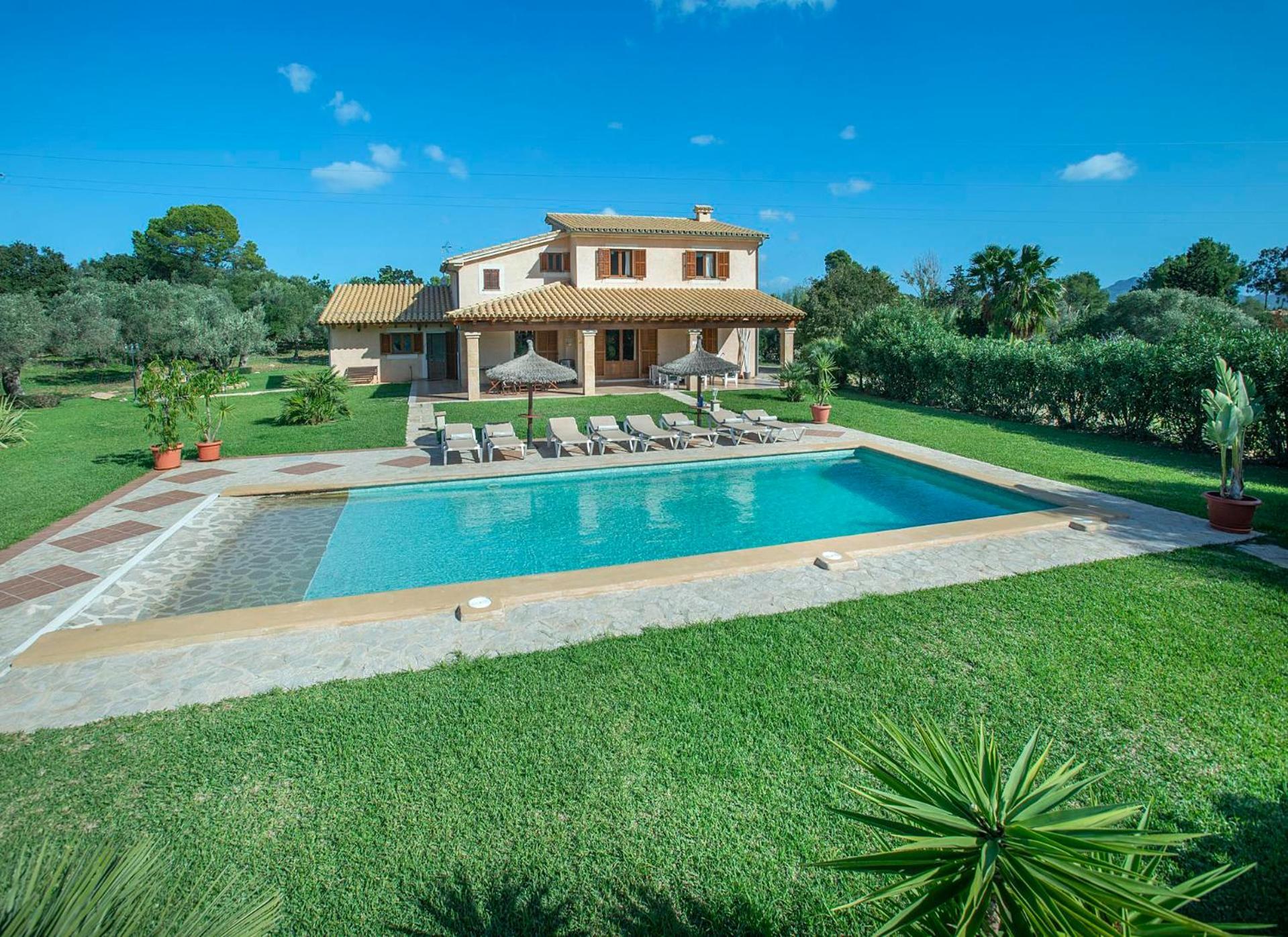 Villa Pallicer By Vintage Travel Puerto Pollensa