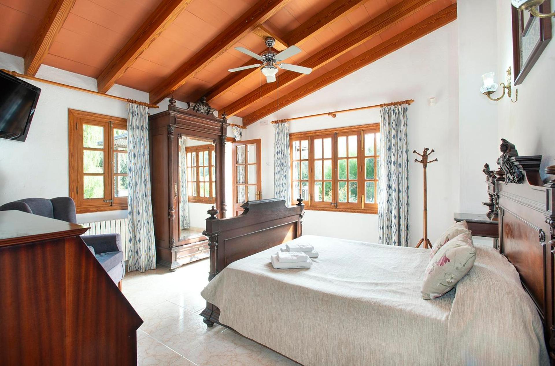 Les Oliveres Vall De Colonya By Vintage Travel Villa *