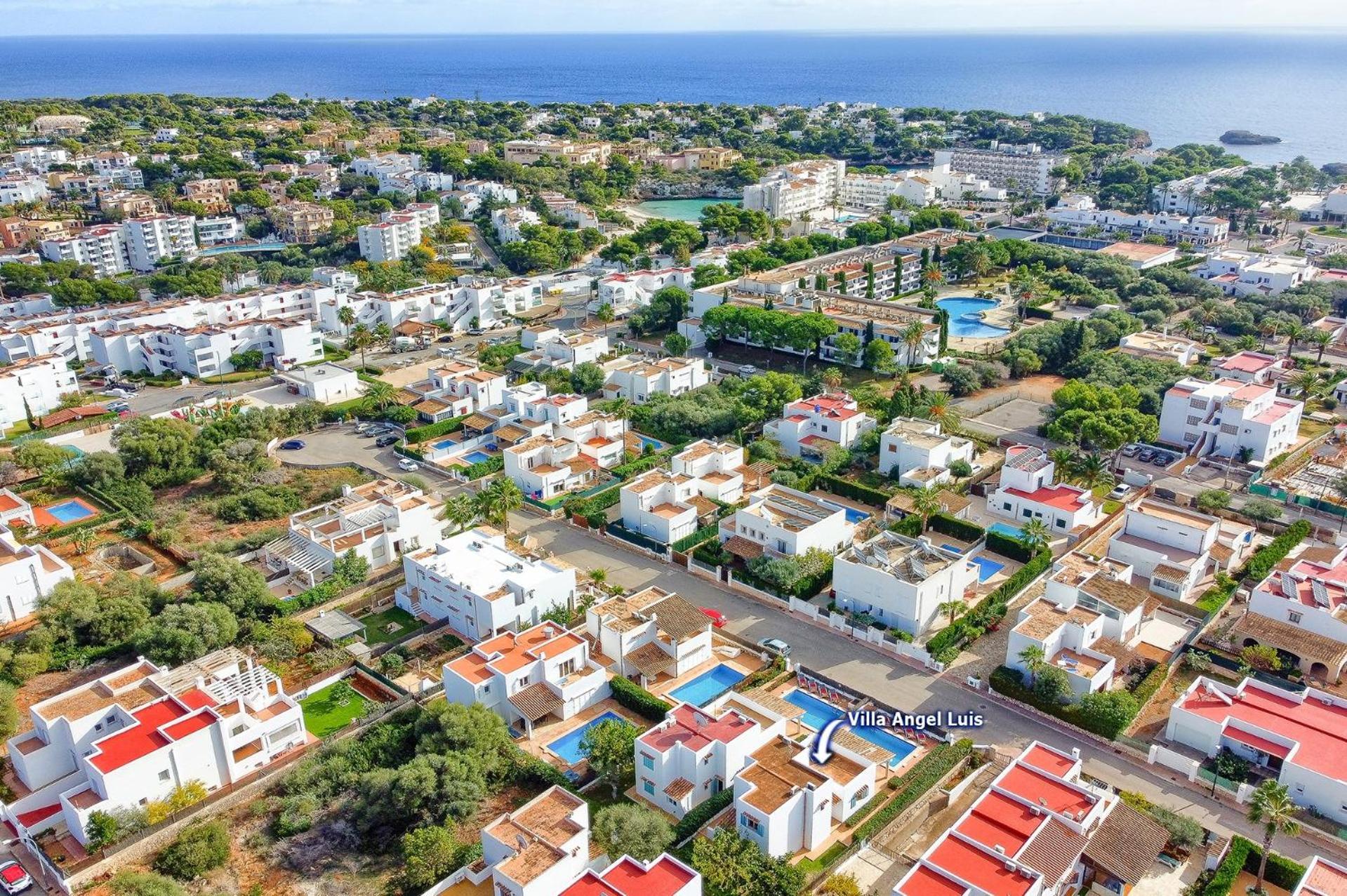Angel Luis By Villa Cala d'Or (Mallorca)