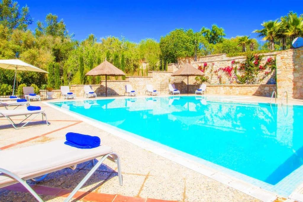 Son March In Petra Villa