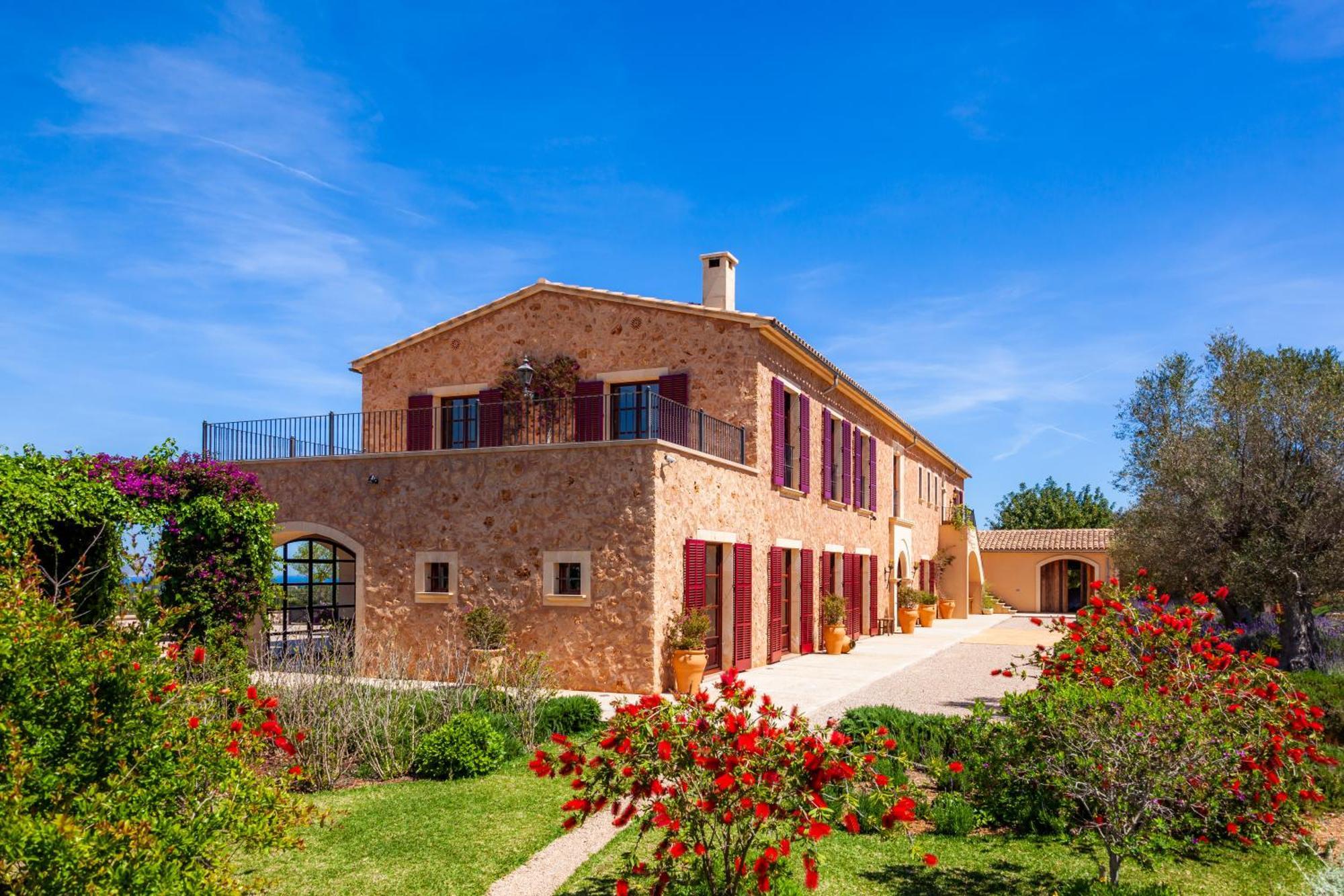 Casa Blanca Villa *