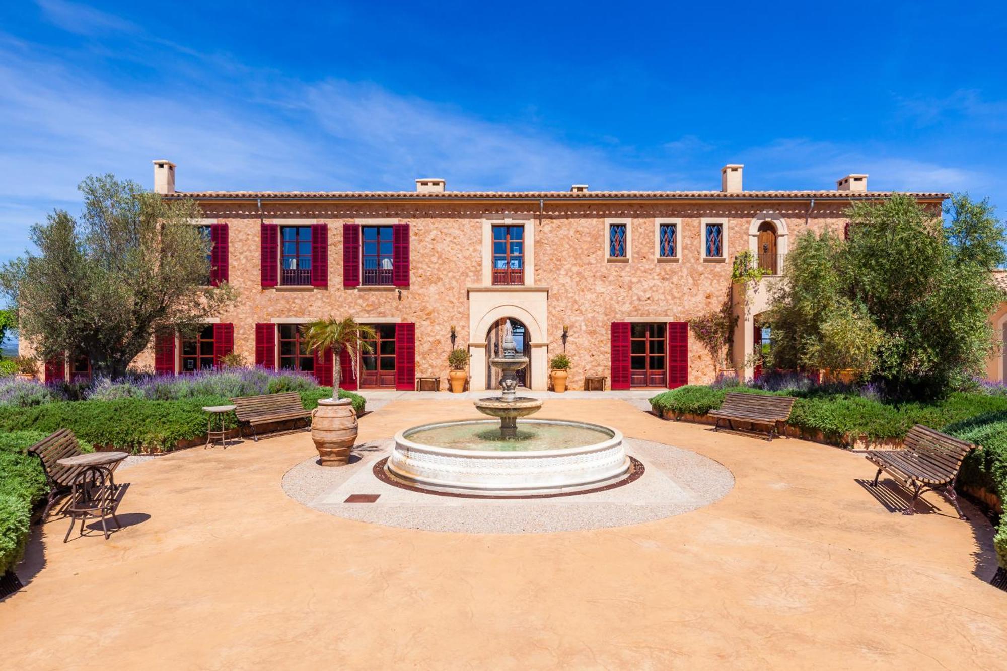 Casa Blanca Villa *