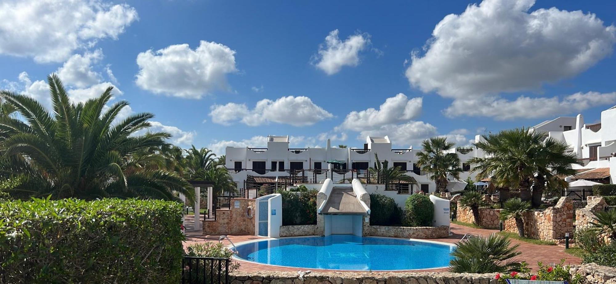 Schoenes Reihenhaus Mit Pool