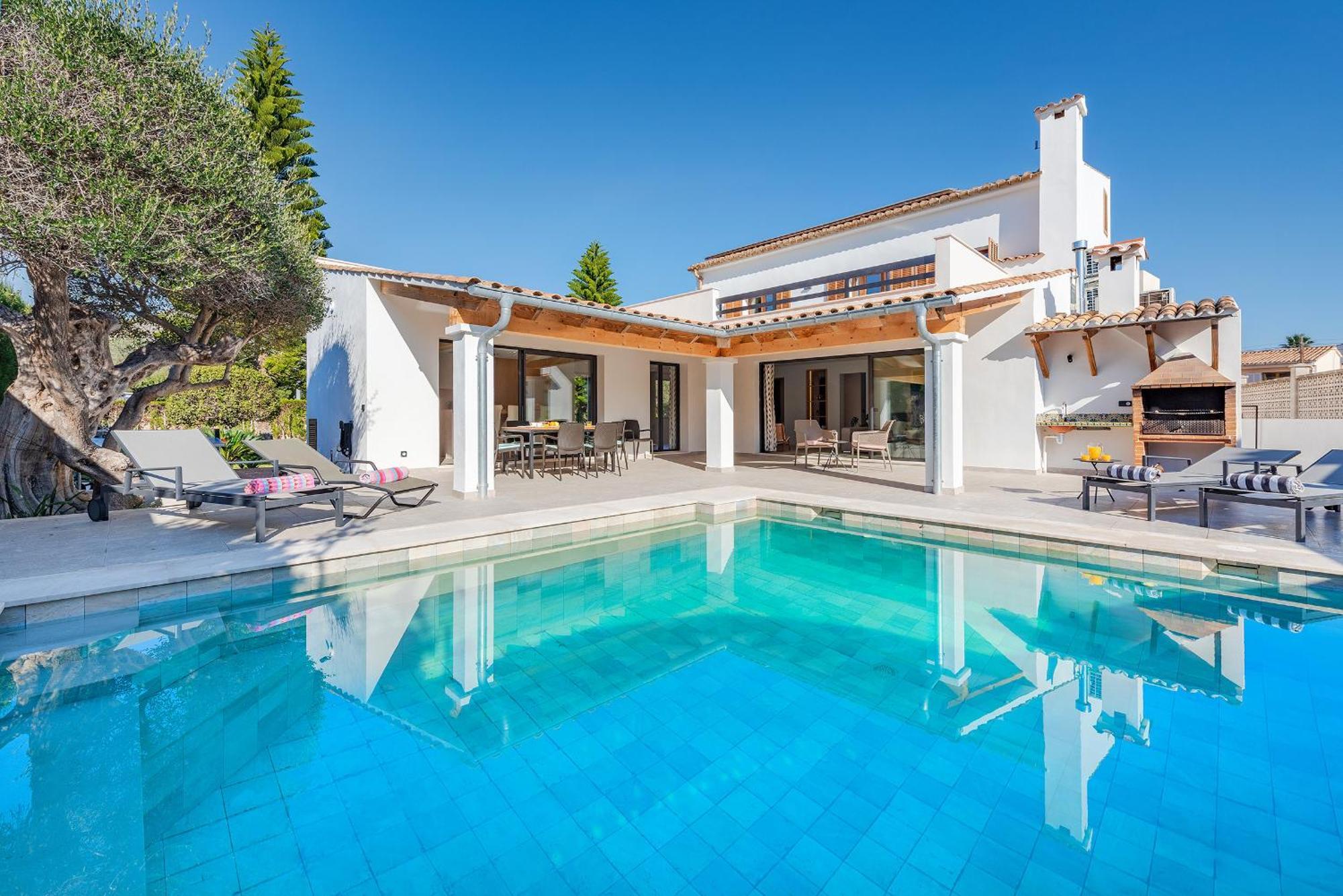 Ana To Rent In By Js Puerto Pollensa
