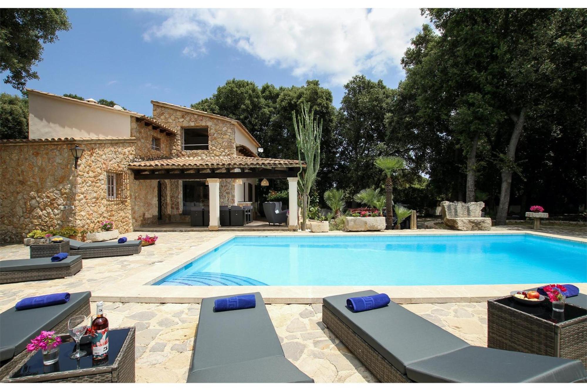 Encinas Mallorca Villa *