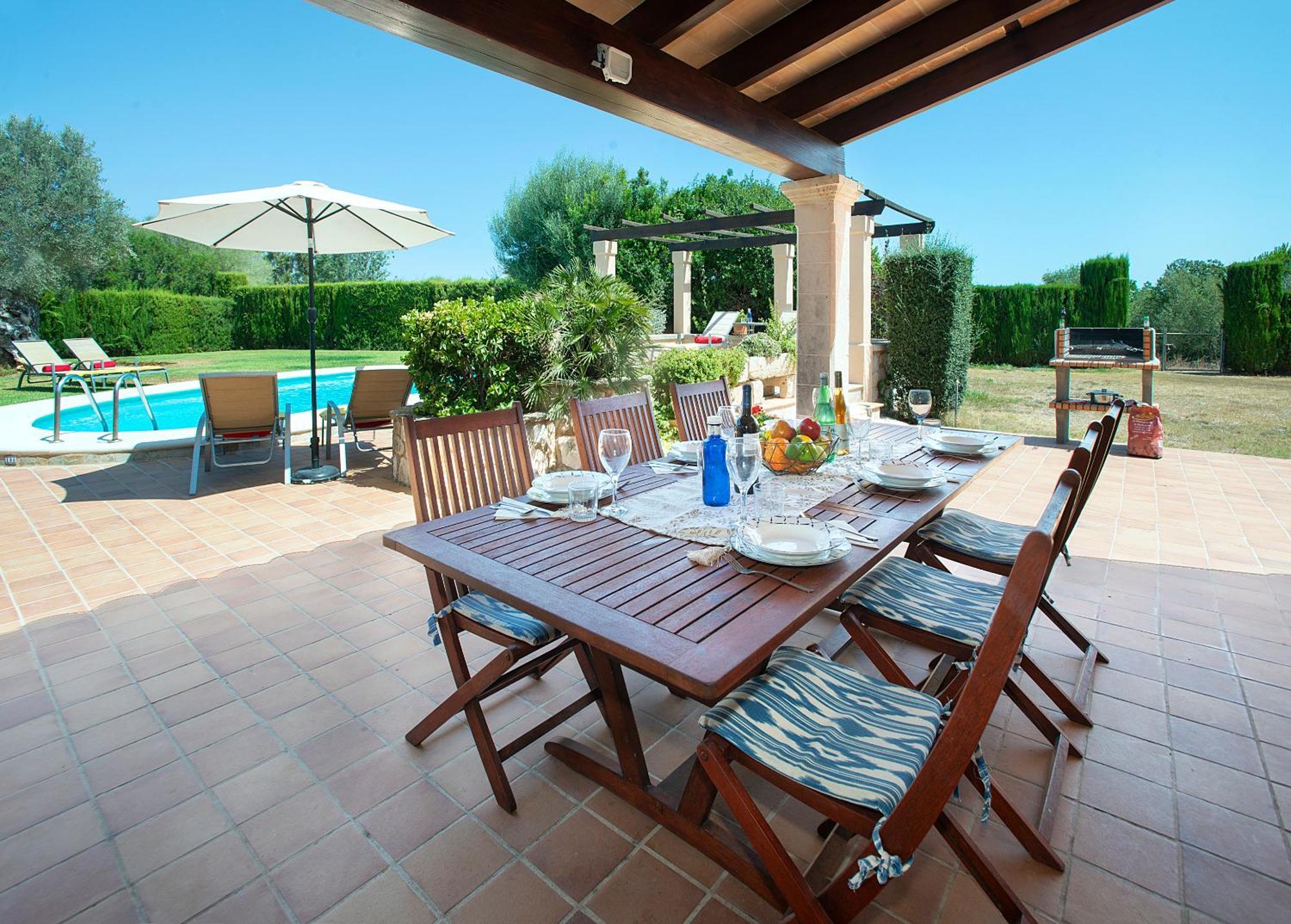 Owl Tia - Exclusive Holidays * Puerto Pollensa