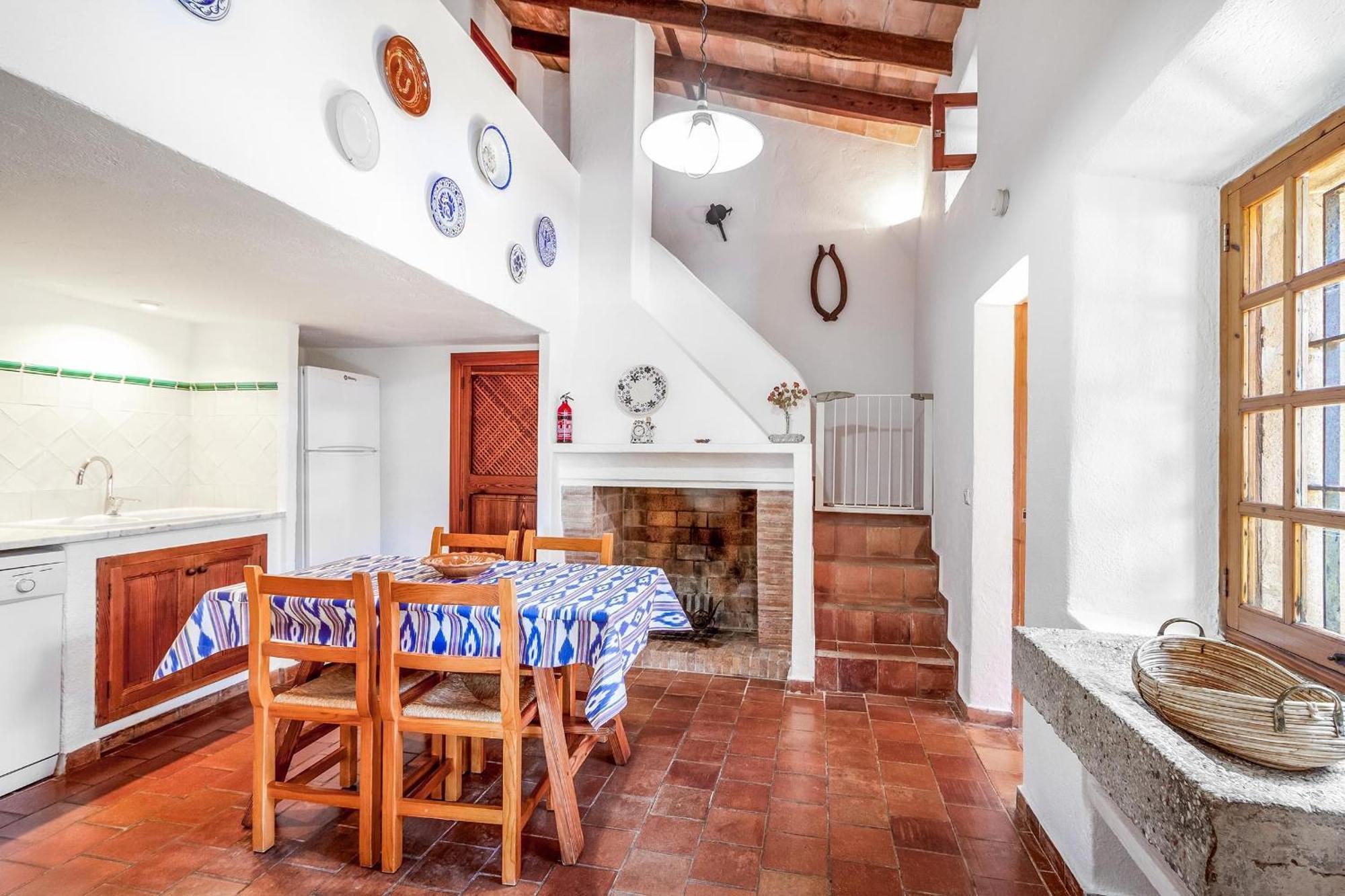 Beautiful 4 Bedrooms Bennassar Mountainside Views Short Drive To Town Villa Pollensa