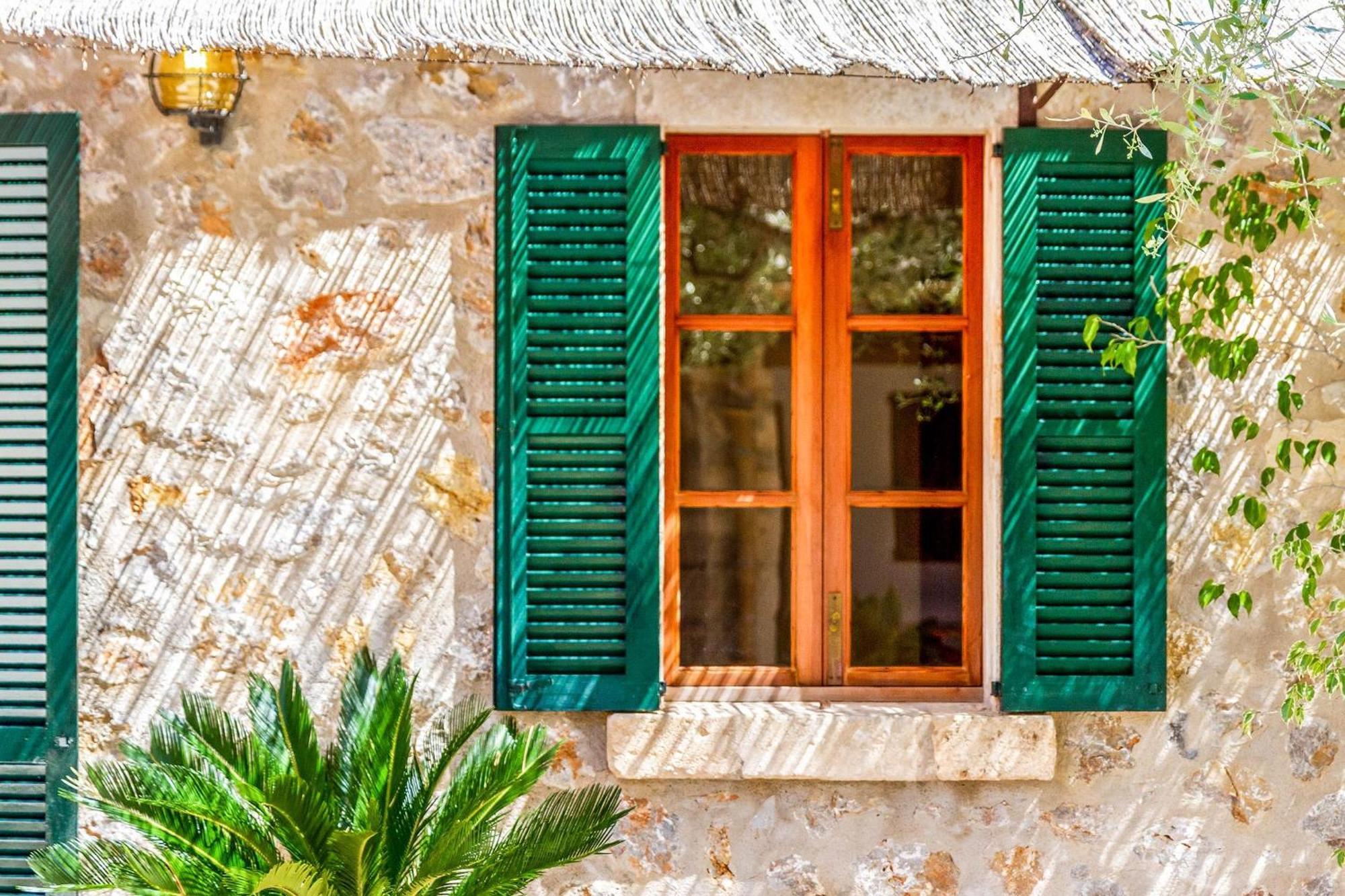 Beautiful 4 Bedrooms Bennassar Mountainside Views Short Drive To Town Villa *