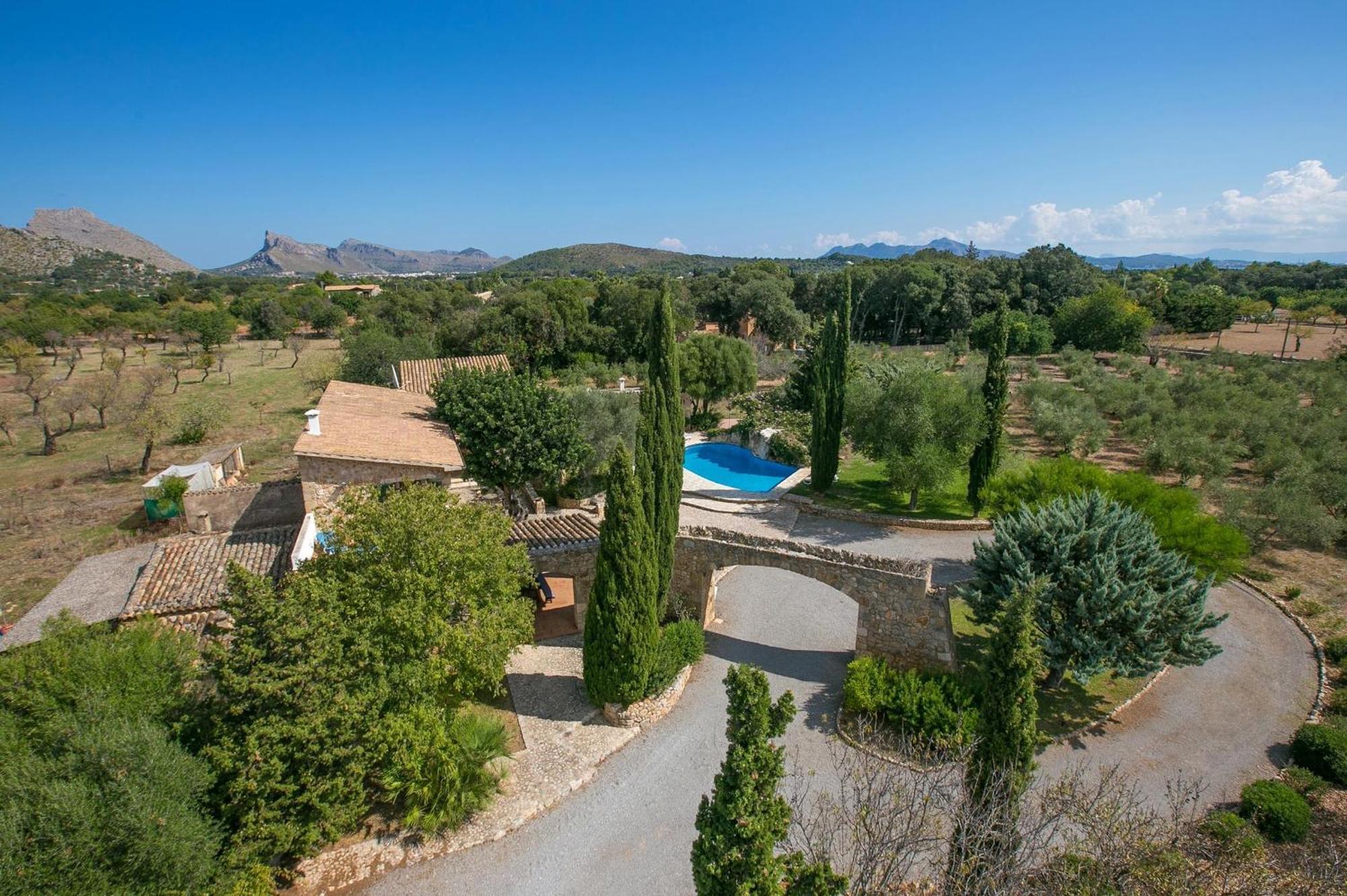 Beautiful 4 Bedrooms Bennassar Mountainside Views Short Drive To Town Villa