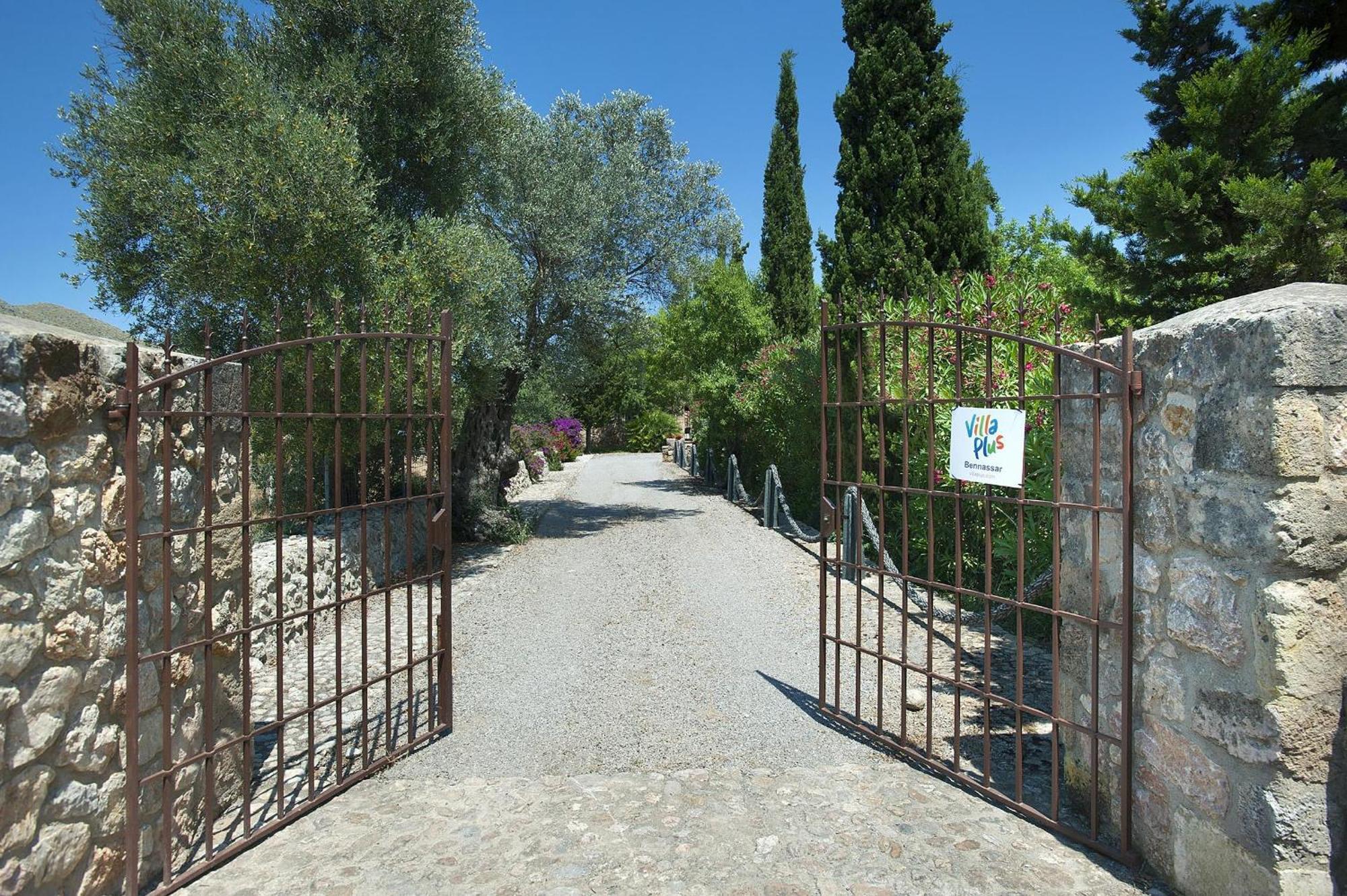 Beautiful 4 Bedrooms Bennassar Mountainside Views Short Drive To Town Villa