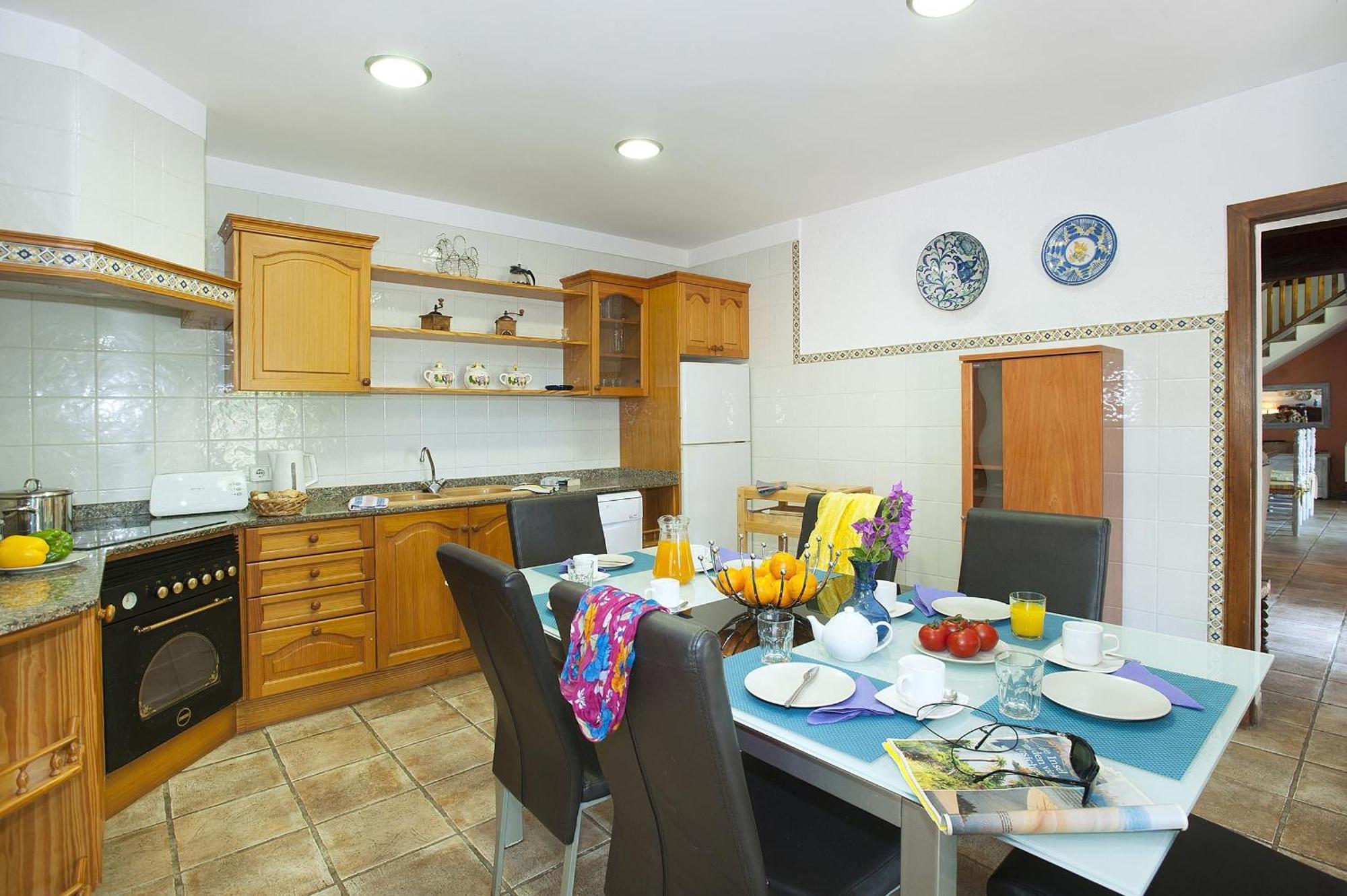 Beautiful 4 Bedrooms Bennassar Mountainside Views Short Drive To Town *