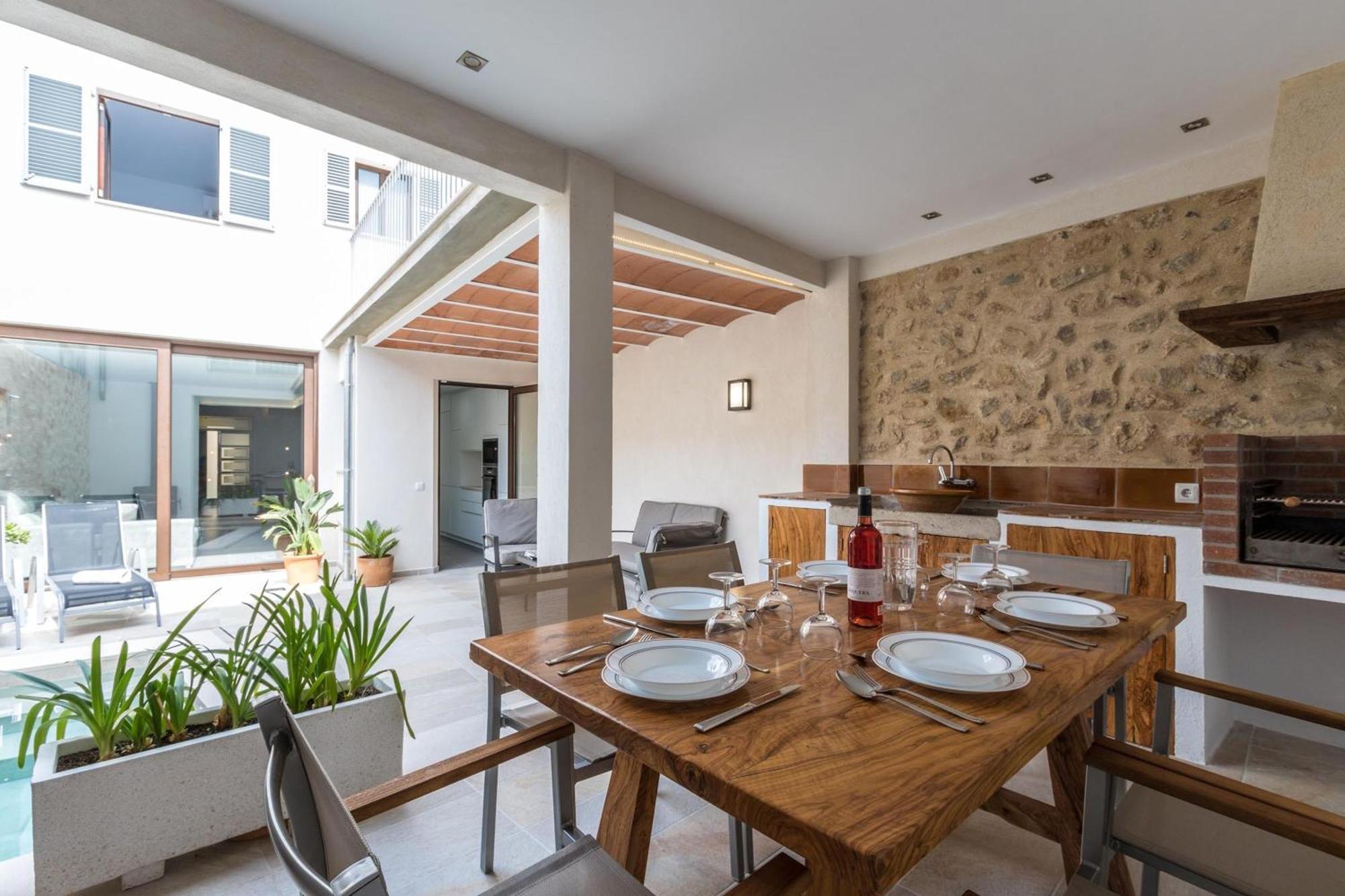Historic Townhouse Casa Bugera 3 Bedrooms Private Pool Walking Distance To Centre *