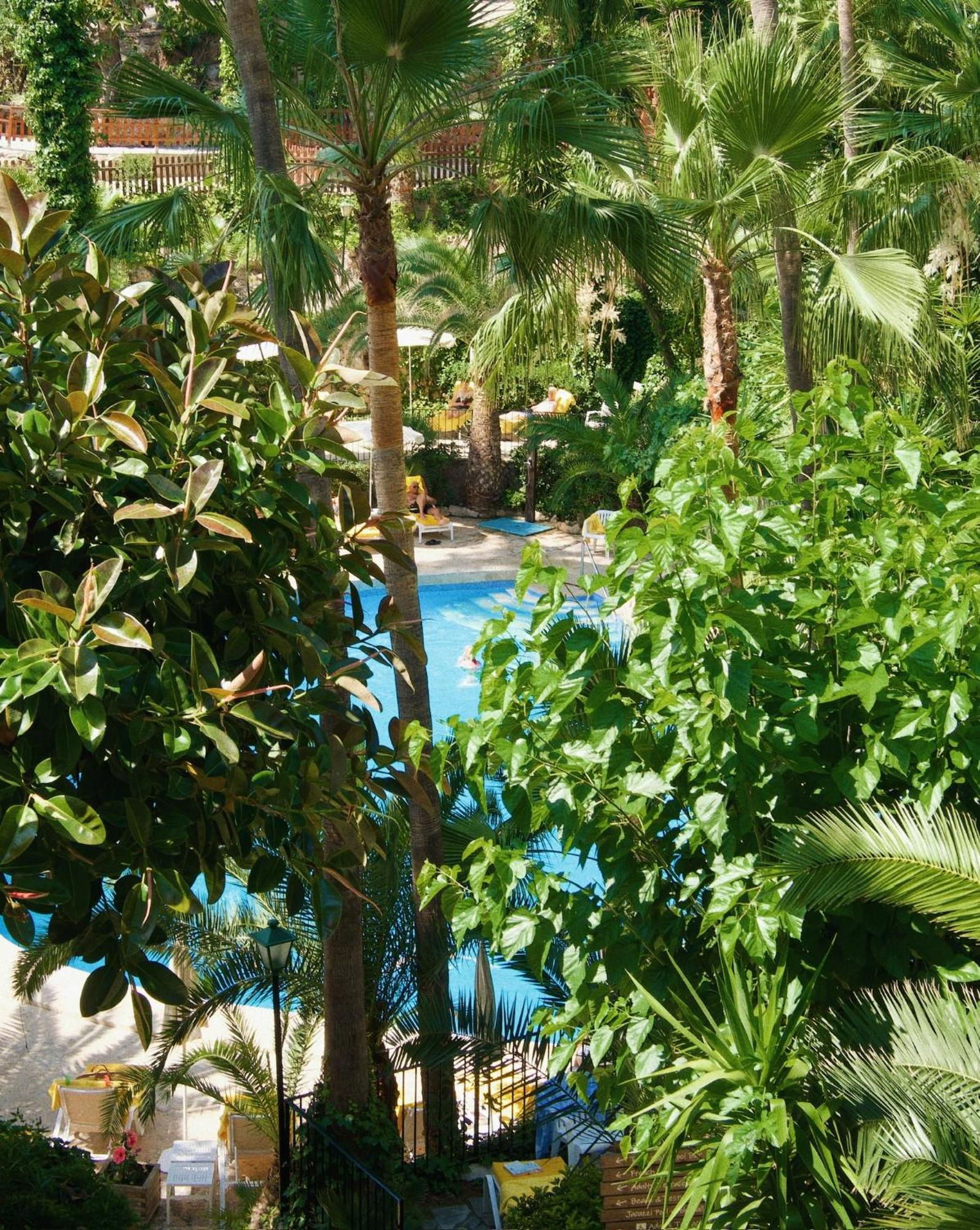 Bon Sol & Hotel 4*