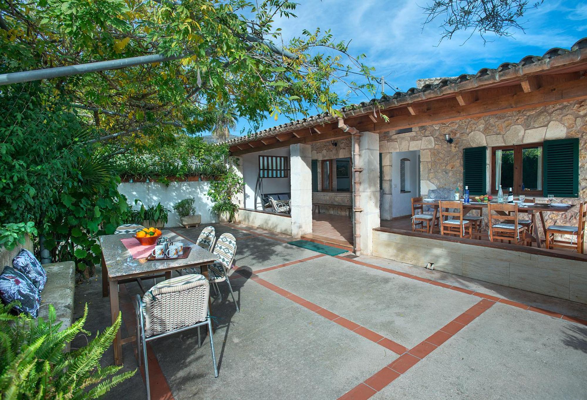 Owl Guillermo - Rustic Villa