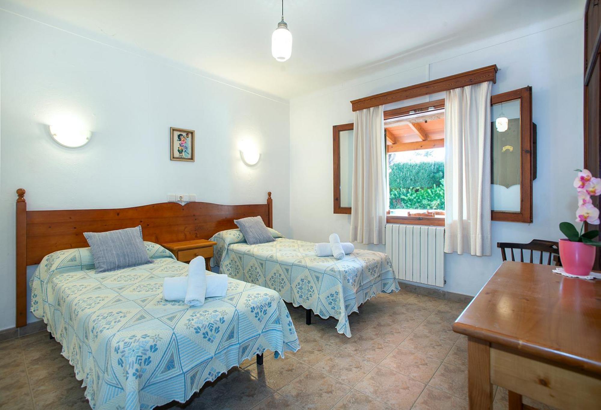 Owl Guillermo - Rustic Villa *